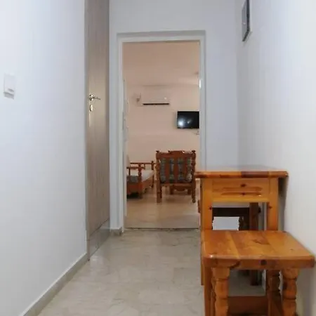 Guest House Agioi Theodoroi (Corinthia)
