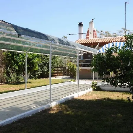 Guest House Agioi Theodoroi (Corinthia)