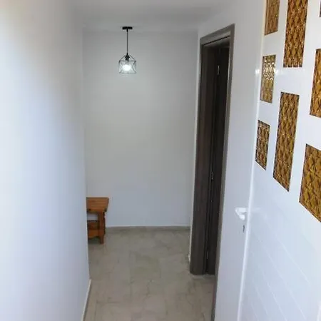 Guest House Agioi Theodoroi (Corinthia)