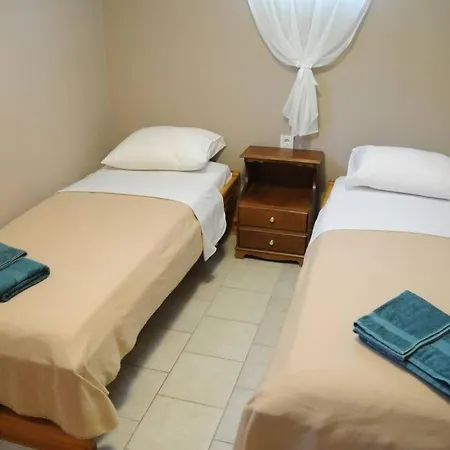 Guest House Holiday home Agioi Theodoroi (Corinthia)