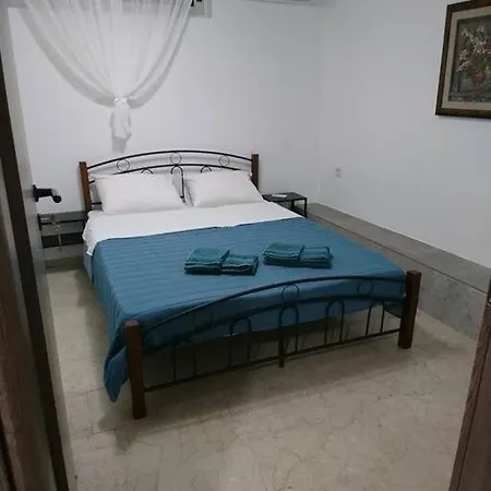 Holiday home Guest House Agioi Theodoroi (Corinthia)